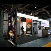 Nuovo design personalizzato per stand espositivo con insegna LED e logo aziendale